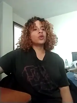 EmmaMelissa0521 online show from February 25, 2026, 9:03 pm