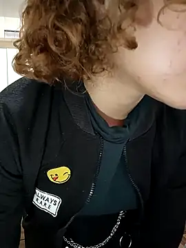 EmmaMelissa0521 online show from February 25, 2025, 7:06 pm