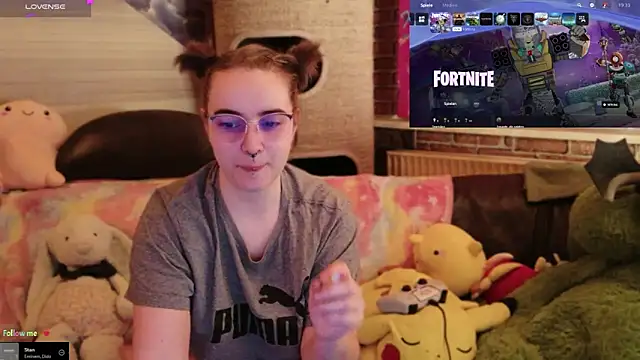 Snapshot of GamerGirl_Eve chatting on January 16, 2026, 6:34 pm GamerGirl Eve online show from January 16, 2026, 6:34 pm