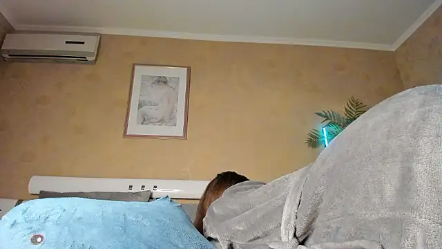 Snapshot of Diamond_D_ chatting on February 17, 2026, 11:02 pm Diamond D online show from February 17, 2026, 11:02 pm