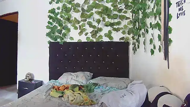 caribbeanlover1 online show from March 1, 2026, 1:22 pm