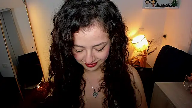 Cassandra Caiin online show from April 5, 2026, 10:44 am