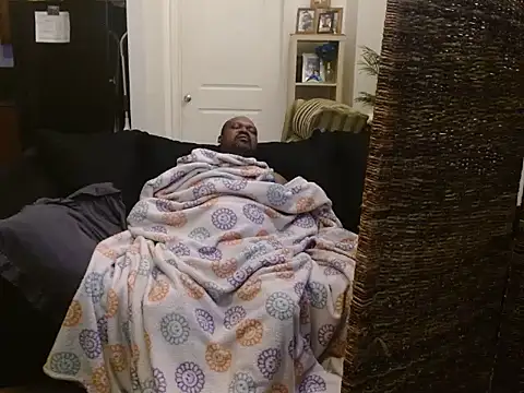 realninafame online show from October 13, 2025, 3:52 am