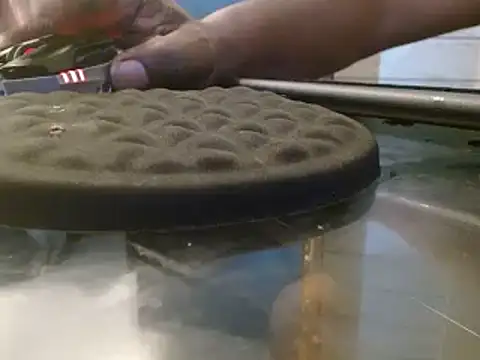 realninafame online show from October 19, 2025, 6:05 am