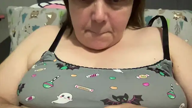 Snapshot of ParisNova chatting on January 17, 2026, 10:13 pm ParisNova online show from January 17, 2026, 10:13 pm