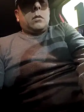 chicoguapo8 online show from September 16, 2025, 4:13 am