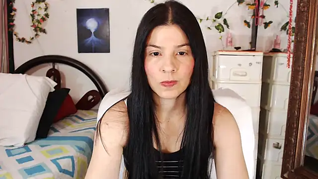 Estefani 32 online show from September 11, 2025, 4:40 pm