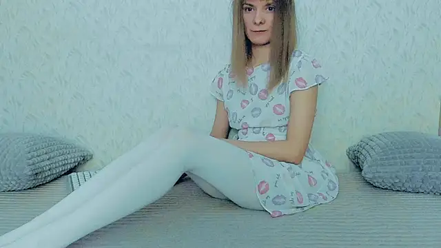 Snapshot of YourCaramel chatting on February 11, 2025, 5:37 am YourCaramel online show from February 11, 2025, 5:37 am