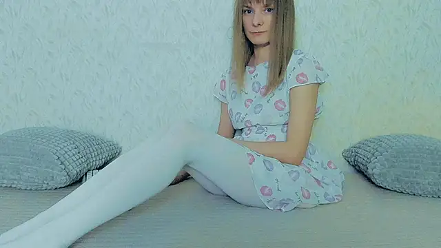 Snapshot of YourCaramel chatting on March 3, 2025, 11:44 am YourCaramel online show from March 3, 2025, 11:44 am