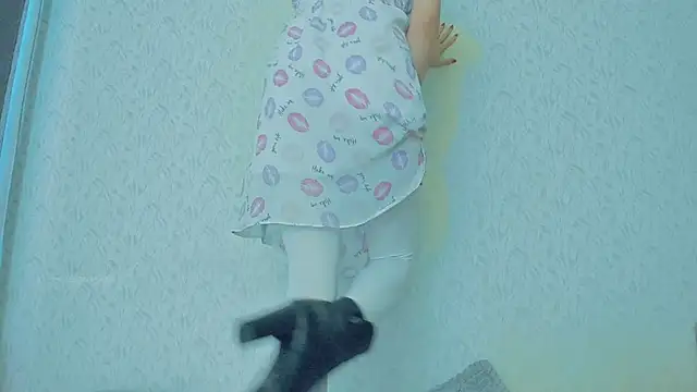 Snapshot of YourCaramel chatting on February 9, 2025, 8:21 am YourCaramel online show from February 9, 2025, 8:21 am