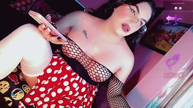 Snapshot of hugecumshot23 chatting on October 9, 2025, 10:27 am hugecumshot23 online show from October 9, 2025, 10:27 am