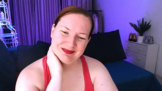Snapshot of GoddessLara chatting on January 11, 2025, 1:37 am GoddessLara online show from January 11, 2025, 1:37 am