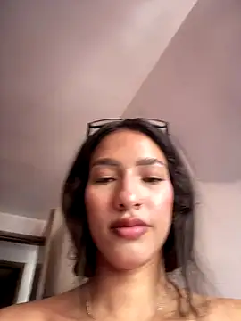 DulceLenns online show from September 9, 2025, 6:17 pm