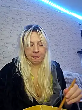 ScarletCallings420 online show from January 5, 2026, 10:24 pm