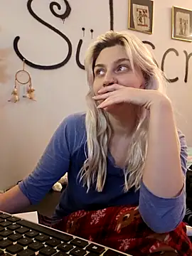 ScarletCallings420 online show from November 22, 2025, 8:08 pm