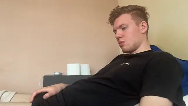 Snapshot of sexybooii6968 chatting on October 2, 2025, 11:46 am sexybooii6968 online show from October 2, 2025, 11:46 am