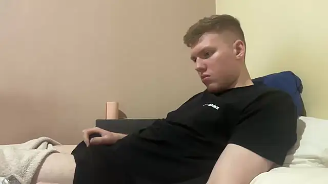 sexybooii6968 online show from April 6, 2026, 8:21 pm