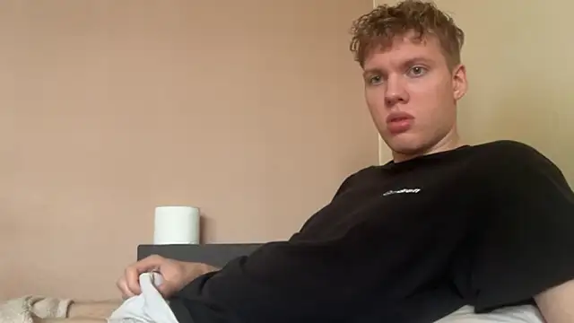 Snapshot of sexybooii6968 chatting on October 3, 2025, 9:33 am sexybooii6968 online show from October 3, 2025, 9:33 am