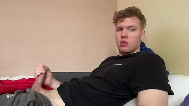 Snapshot of sexybooii6968 chatting on October 15, 2025, 8:33 am sexybooii6968 online show from October 15, 2025, 8:33 am