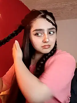 IvonneT online show from November 8, 2025, 4:38 am