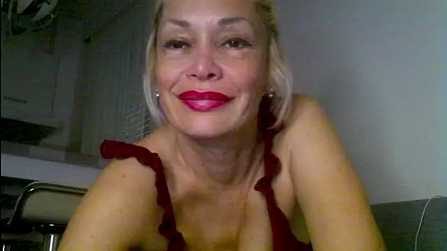 EvaaMina online show from June 18, 2026, 9:25 am