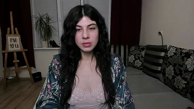 MolagAnna online show from November 18, 2025, 7:50 pm