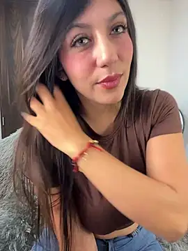 MiaJones21 online show from July 7, 2026, 9:51 pm