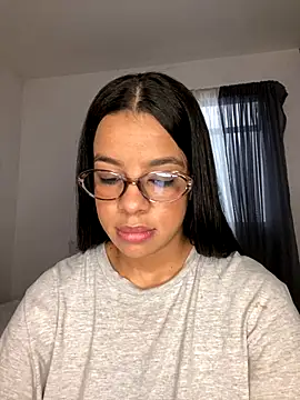 trianawhite online show from December 3, 2025, 3:33 pm