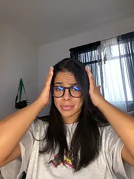 Snapshot of trianawhite chatting on January 19, 2026, 4:11 pm trianawhite online show from January 19, 2026, 4:11 pm