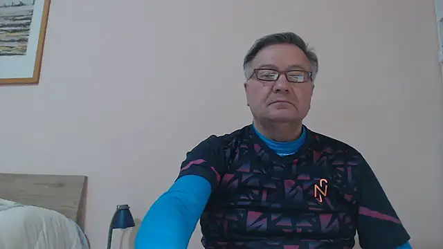 Snapshot of YOU6me chatting on March 18, 2025, 4:39 pm YOU6me online show from March 18, 2025, 4:39 pm