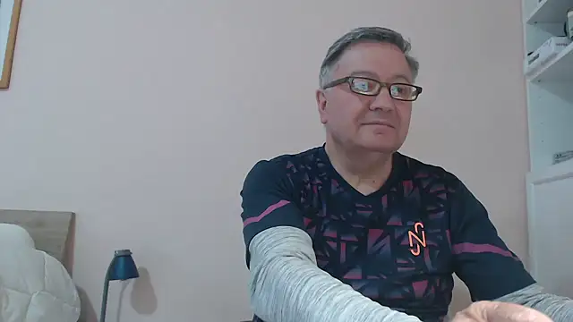 Snapshot of YOU6me chatting on March 12, 2025, 2:45 pm YOU6me online show from March 12, 2025, 2:45 pm