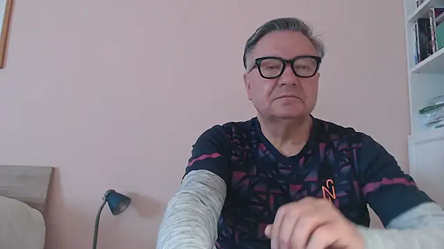 Snapshot of YOU6me chatting on February 13, 2026, 7:41 am YOU6me online show from February 13, 2026, 7:41 am