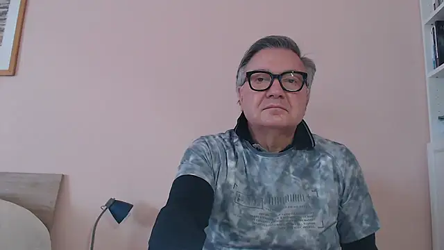 Snapshot of YOU6me chatting on February 2, 2026, 11:20 am YOU6me online show from February 2, 2026, 11:20 am