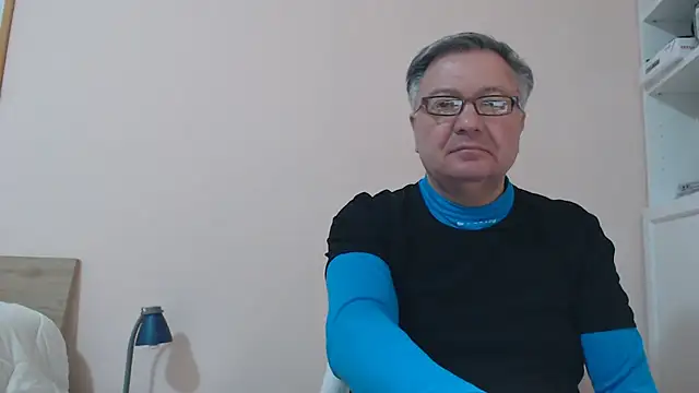 Snapshot of YOU6me chatting on March 19, 2025, 6:44 pm YOU6me online show from March 19, 2025, 6:44 pm