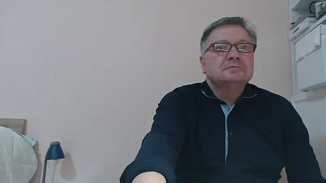 Snapshot of YOU6me chatting on March 3, 2025, 5:52 pm YOU6me online show from March 3, 2025, 5:52 pm