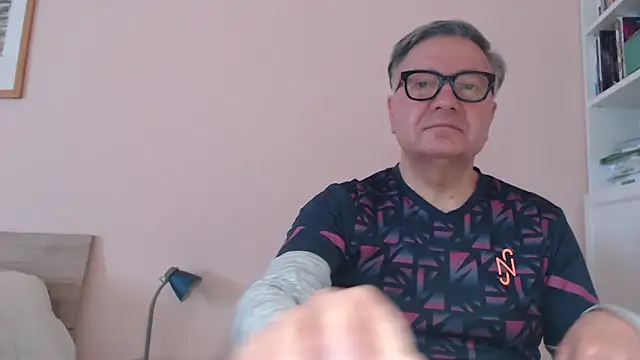 Snapshot of YOU6me chatting on February 12, 2026, 8:58 am YOU6me online show from February 12, 2026, 8:58 am