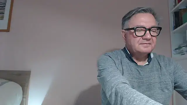 Snapshot of YOU6me chatting on February 22, 2026, 4:30 pm YOU6me online show from February 22, 2026, 4:30 pm