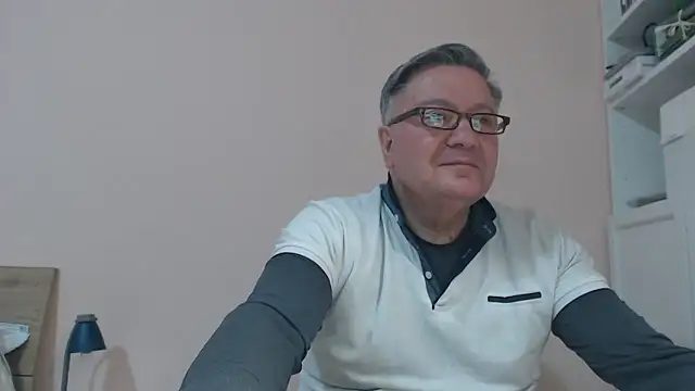 Snapshot of YOU6me chatting on March 1, 2025, 6:54 pm YOU6me online show from March 1, 2025, 6:54 pm