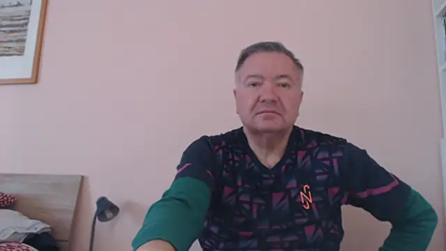 Snapshot of YOU6me chatting on October 30, 2025, 8:12 am YOU6me online show from October 30, 2025, 8:12 am