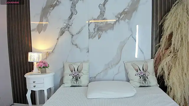 hannahill69 online show from February 21, 2026, 4:25 am