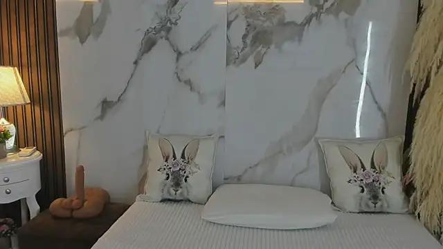 hannahill69 online show from March 3, 2025, 4:43 am