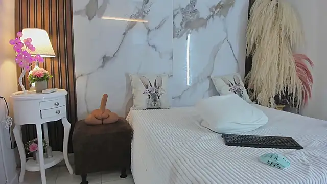 hannahill69 online show from March 4, 2025, 9:07 am