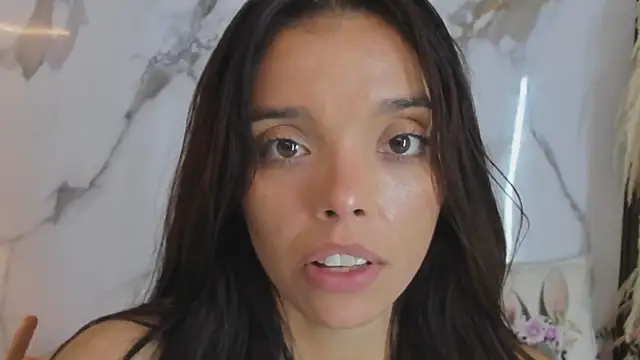 hannahill69 online show from March 5, 2025, 10:22 am