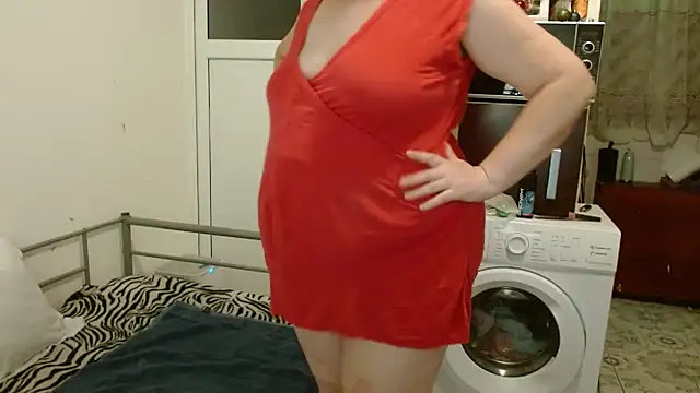 Snapshot of RidemerafSuzana chatting on February 11, 2025, 8:31 pm RidemerafSuzana online show from February 11, 2025, 8:31 pm