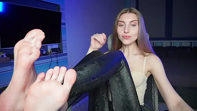 CassiaBlade1 online show from November 16, 2025, 4:12 pm