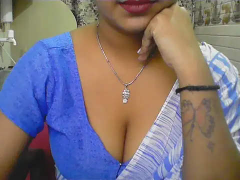 Snapshot of LovingPihu chatting on June 11, 2026, 5:26 am LovingPihu online show from June 11, 2026, 5:26 am