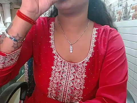 LovingPihu online show from March 29, 2026, 6:04 am