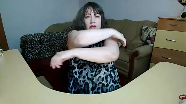 Lucretia Goldi  online show from April 18, 2026, 9:37 pm