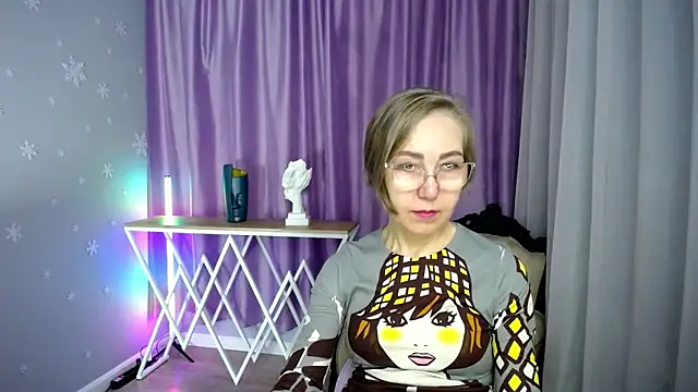 queen a n i online show from October 26, 2025, 10:04 am