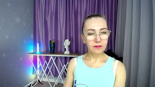 queen a n i online show from September 15, 2025, 10:05 am